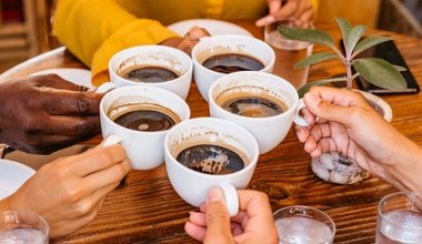 Ceny kawy rosną w 2025 roku – sprawdź, gdzie kupisz taniej