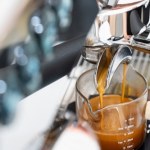 Ceny kawy w 2025 roku poszybowały. "Obecny poziom to etap przejściowy"