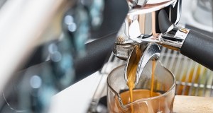 Ceny kawy w 2025 roku poszybowały. "Obecny poziom to etap przejściowy"