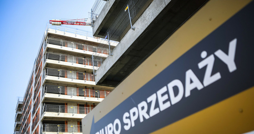 Ceny mieszkań w kolejnych kwartałach zaczną spadać. /Adam Burakowski /Reporter