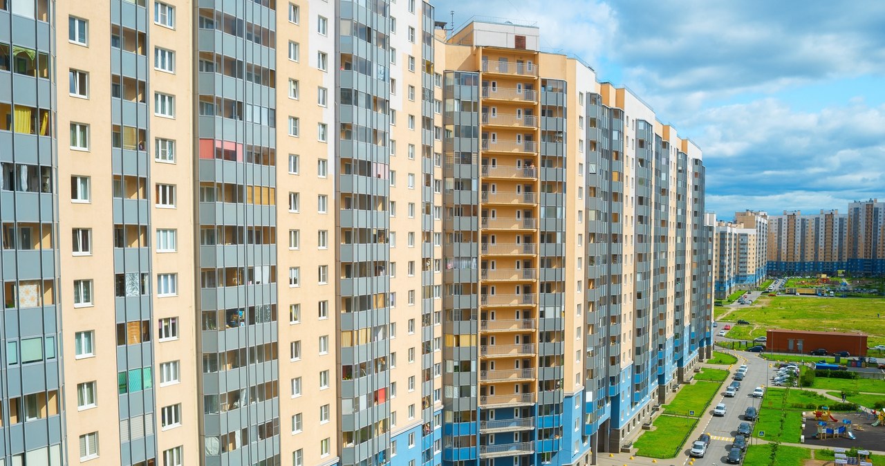 Ceny mieszkań w największych miastach Rosji w ostatnich trzech latach.wzrosły o 172 procent. Na zdjęciu osiedle w Petersburgu /123RF/PICSEL