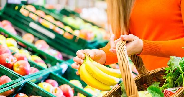 Ceny najtańszych bananów stoją w miejscu. Te "z wyższej półki" poszły mocno w górę /&copy;123RF/PICSEL