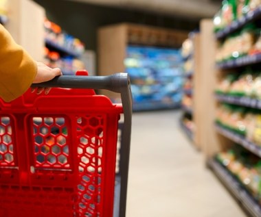 Ceny olejów roślinnych na rynkach spadają. Niższe ceny na sklepowych półkach