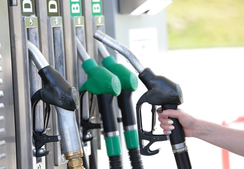 Ceny paliw bardzo spadły, również w Polsce /Piotr Jędzura /Reporter