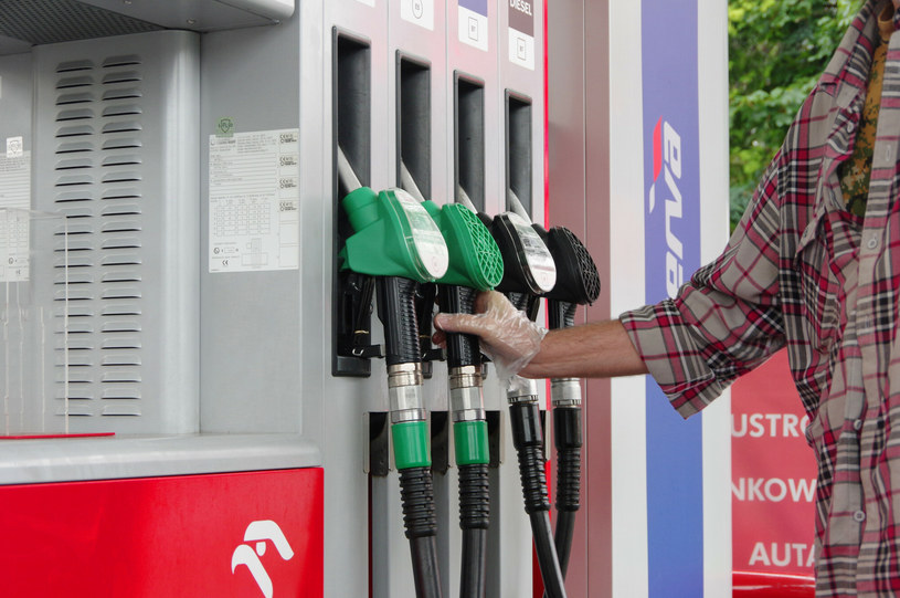 Ceny paliw idą w górę praktycznie z dnia na dzień /Marek Bazak /East News