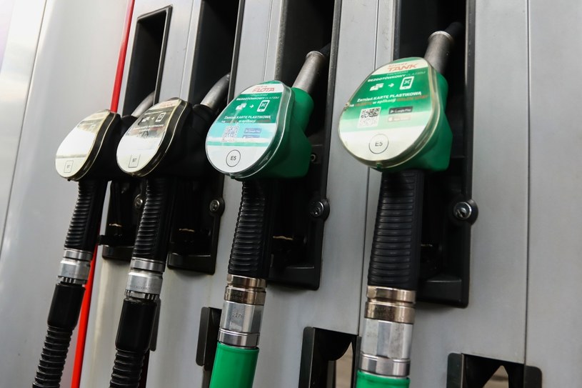 Ceny paliw idą w górę. Przyczyną jest katastrofalnie słaba złotówka /Getty Images