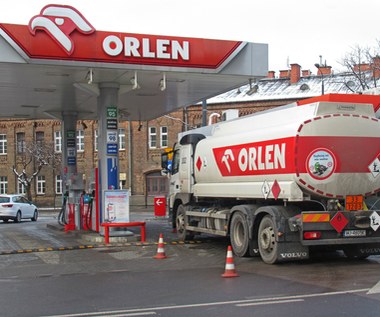 Ceny paliw. Ministerstwo Aktywów Państwowych tłumaczy "cud na Orlenie"