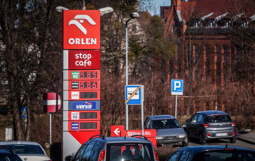 Ceny paliw na stacjach rosną z dnia na dzień /Karolina Misztal /Reporter