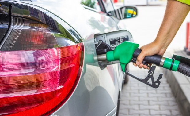 Ceny paliw na stacjach spadają. Gdzie jest najtaniej? 