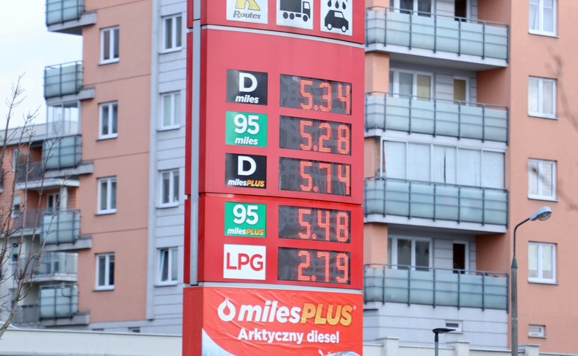 Ceny paliw na stacjach w Polsce będą drożeć w najbliższych dniach. Jedynie autogaz może być nieco tańszy /Piotr Molecki/East News /East News