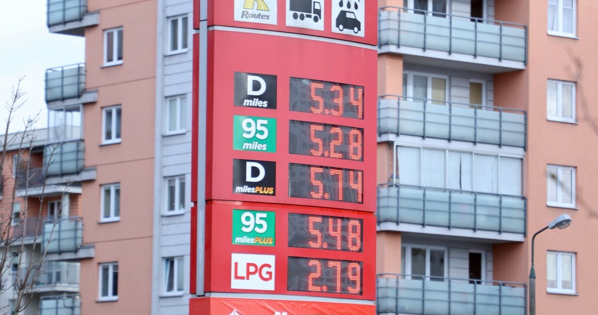 Ceny paliw na stacjach w Polsce będą drożeć w najbliższych dniach. Jedynie autogaz może być nieco tańszy /Piotr Molecki/East News /East News