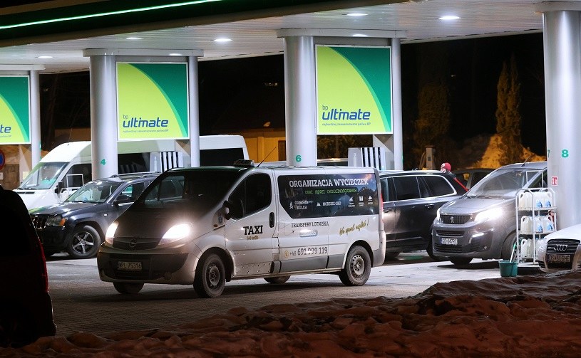 Ceny paliw na stacjach znów rosną. Wojna w Ukrainie jeszcze mocniej je podbije /PAP
