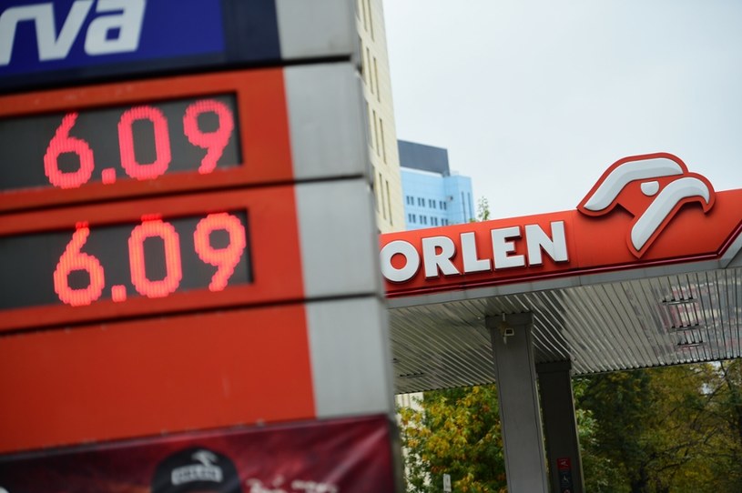 Ceny paliw osiągają rekordowe poziomy, dzięki którym Orlen cieszy się z rekordowych zysków /Zbyszek Kaczmarek /Reporter