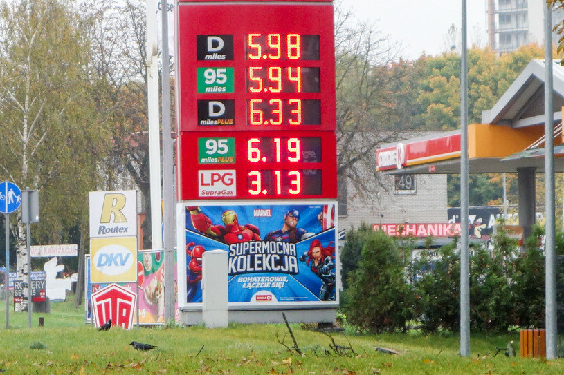 Ceny paliw rosną w szybkim tempie /Piotr Kamionka /Reporter