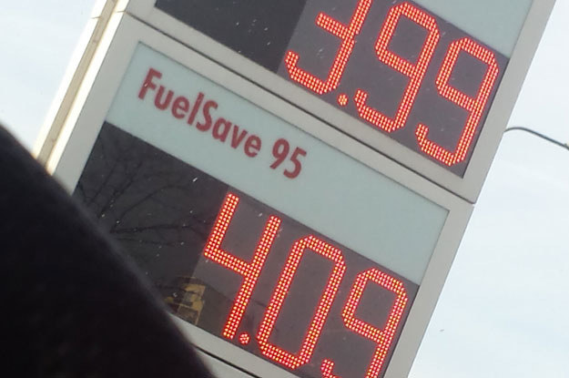 Ceny paliw są rekordowo niskie /INTERIA.PL