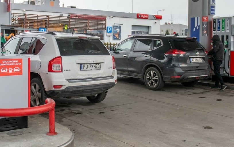 Ceny paliw w Polsce znowu pójdą w górę /Lukasz Gdak /East News