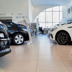 Ceny paliw wystrzeliły. Europejczycy rzucili się na elektryki
