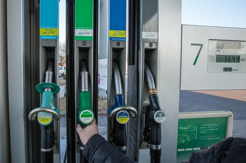 Ceny paliw zbliżają się do rekordu /Grzegorz Banaszak /Reporter