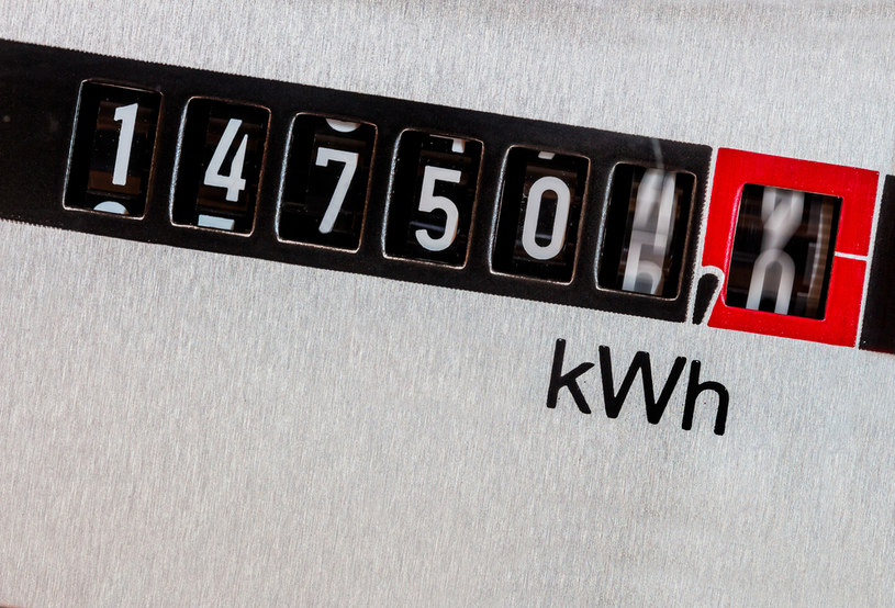 Ceny prądu w 2023 r. są zamrożone na poziomie z 2022 r. do wysokości zużycia 2 MWh. Ale można złożyć wniosek o wyższy limit /123RF/PICSEL
