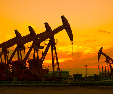 Ceny ropy podbijane przez kolejne ryzyko. Branża sama dokłada do pieca