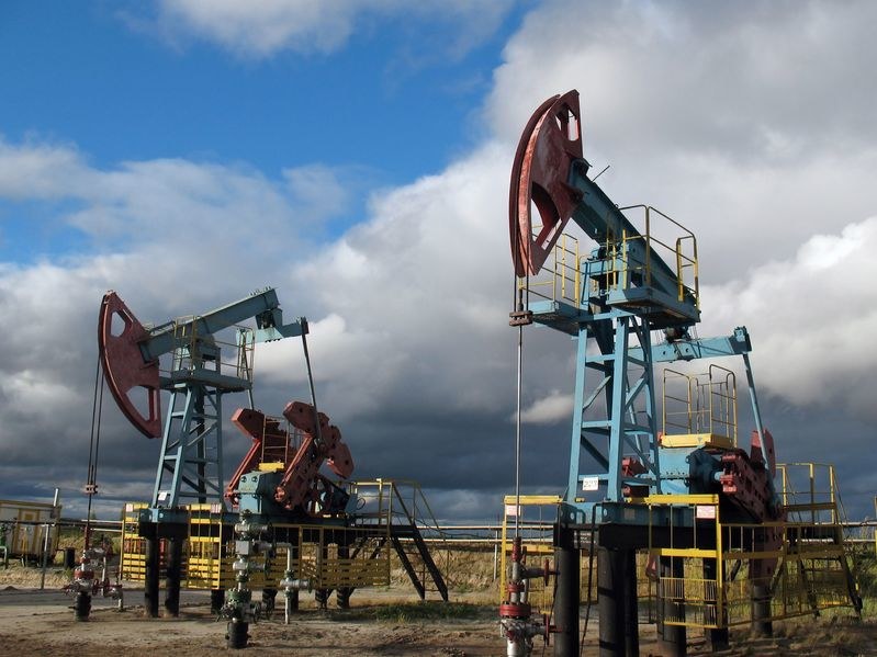 Ceny ropy są pod presją z powodu obaw o możliwe spowolnienie gospodarcze /123RF/PICSEL