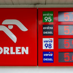 Ceny ropy spadły, jednak paliwa... nie potanieją