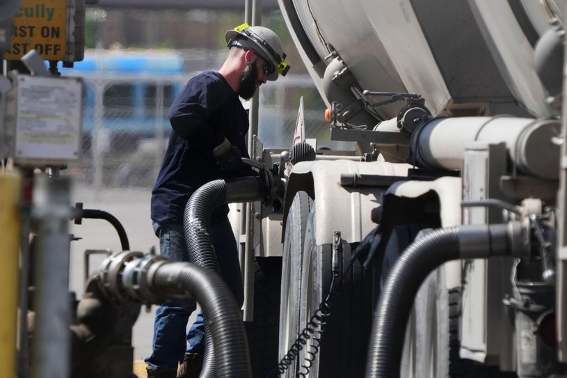 Ceny ropy w USA odbijają się z najniższych poziomów od ośmiu miesięcy /AFP