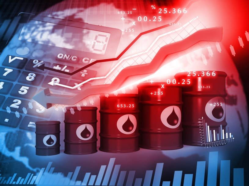 Ceny ropy w USA spadają /123RF/PICSEL