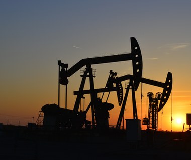 Ceny ropy: Zapadła decyzja w sprawie cięć wydobycia surowca