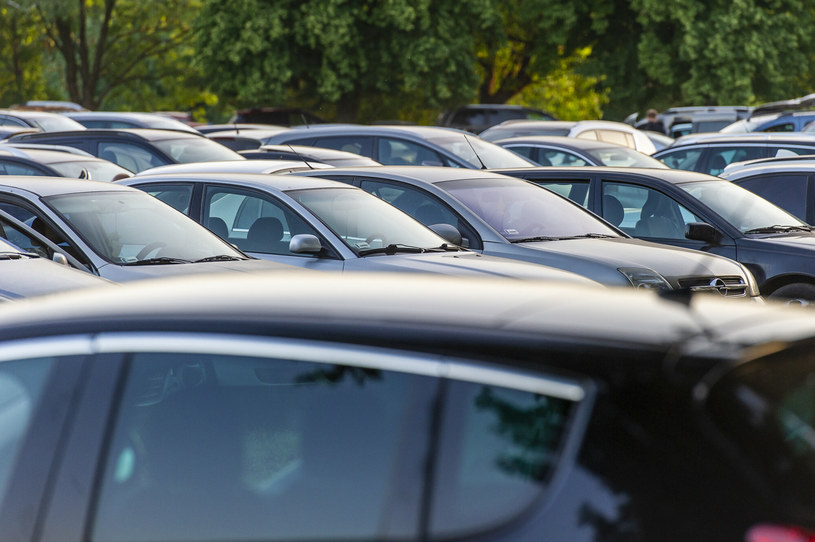 Ceny samochodów używanych wreszcie zaczęły spadać /Stanisław Bielski/Reporter /East News