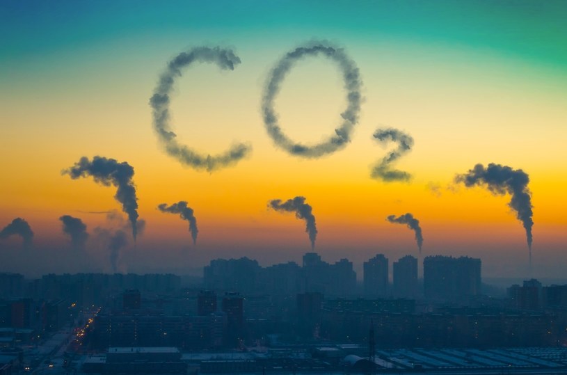 Ceny uprawnień do emisji CO2 odleciały /123RF/PICSEL