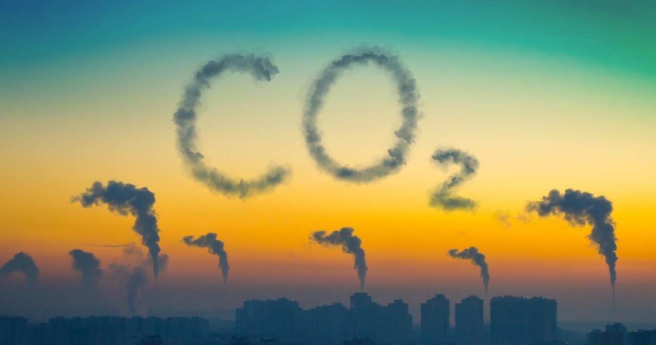 Ceny uprawnień do emisji CO2 odleciały /123RF/PICSEL