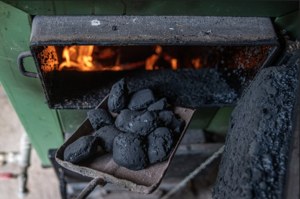 Ceny węgla biją rekordy: Za tonę nawet 7 tys. zł. Polacy znaleźli sposób, jak kupić taniej