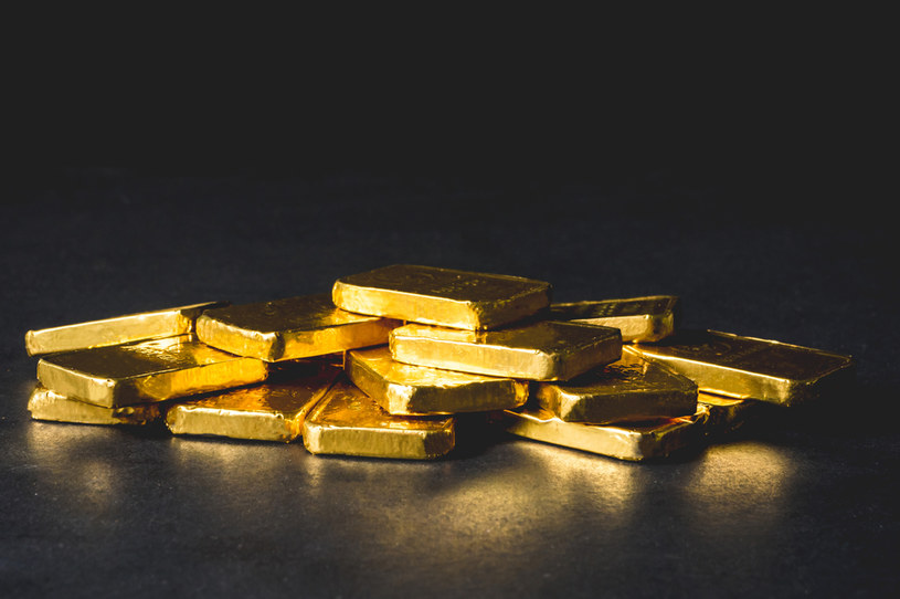 Ceny złota skorzystają na słabnącej gospodarce światowej /123RF/PICSEL
