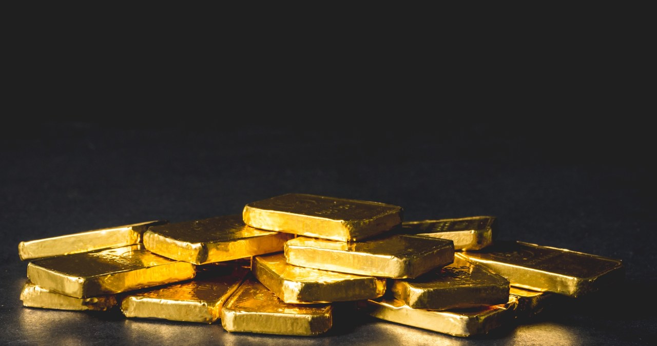 Ceny złota skorzystają na słabnącej gospodarce światowej /123RF/PICSEL