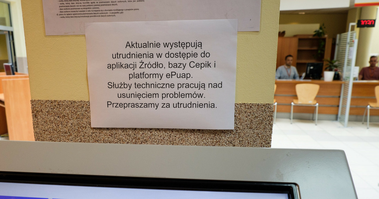 CEPiK 2.0 od lat nie może zostać ukończony mimo dużych nakładów finansowych /Mateusz Grochocki /East News