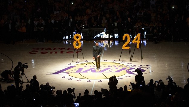 Ceremonia upamiętniająca Kobe'ego Bryanta /ETIENNE LAURENT /PAP/EPA