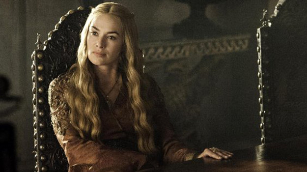 Cersei Lannister (Lena Headey), chcąc władzy, zraża do siebie lud i nie pomoże jej nawet gwardia... /HBO