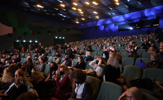 Certyfikaty covidowe a koncerty. Co warto wiedzieć? 