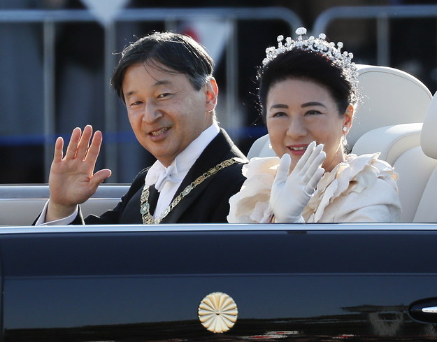 Cesarz Japonii Naruhito i jego małżonka, cesarzowa Masako /KIMIMASA MAYAMA /PAP/EPA