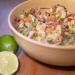 Ceviche z krewetkami to doskonała przystawka przed obiadem. Jest łatwa w przygotowaniu i smaczna