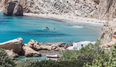 Цей грецький острів вражає. Там немає натовпів, а пляжі - неймовірні