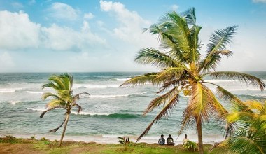 Цей острів називають квіткою Сходу. Туристи його люблять, тут набагато дешевше