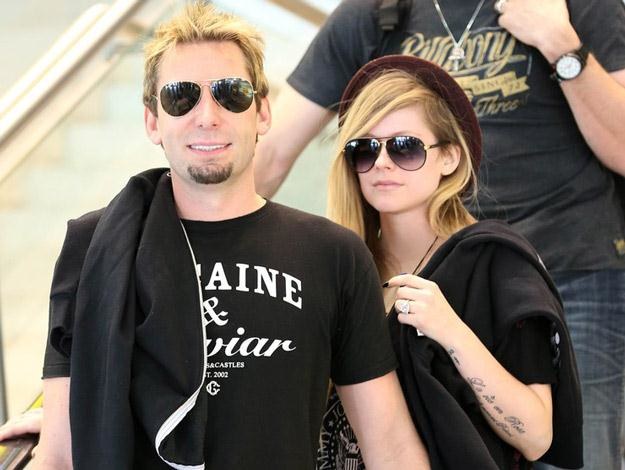 Chad Kroeger i Avril Lavigne na lotnisku w Sydney - fot. Grey Wasp / Splash News /East News