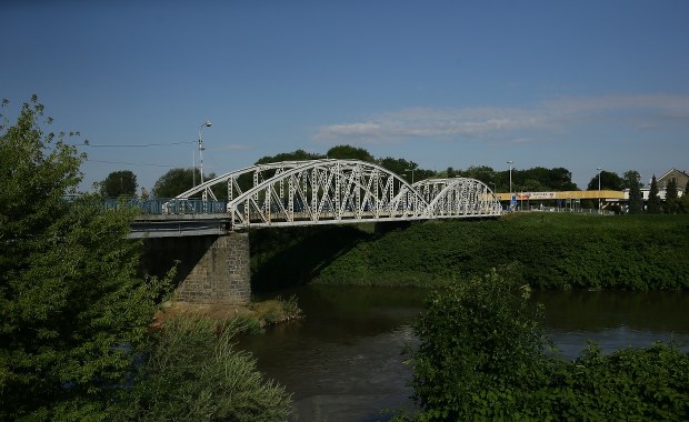 ​Chałupki: Kończy się akcja odławiania śniętych ryb w Odry