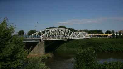 ​Chałupki: Kończy się akcja odławiania śniętych ryb w Odry