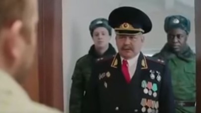 "Cham, który boi się armii, czarnoskórych i gejów". Zobacz spoty wyborcze z Rosji