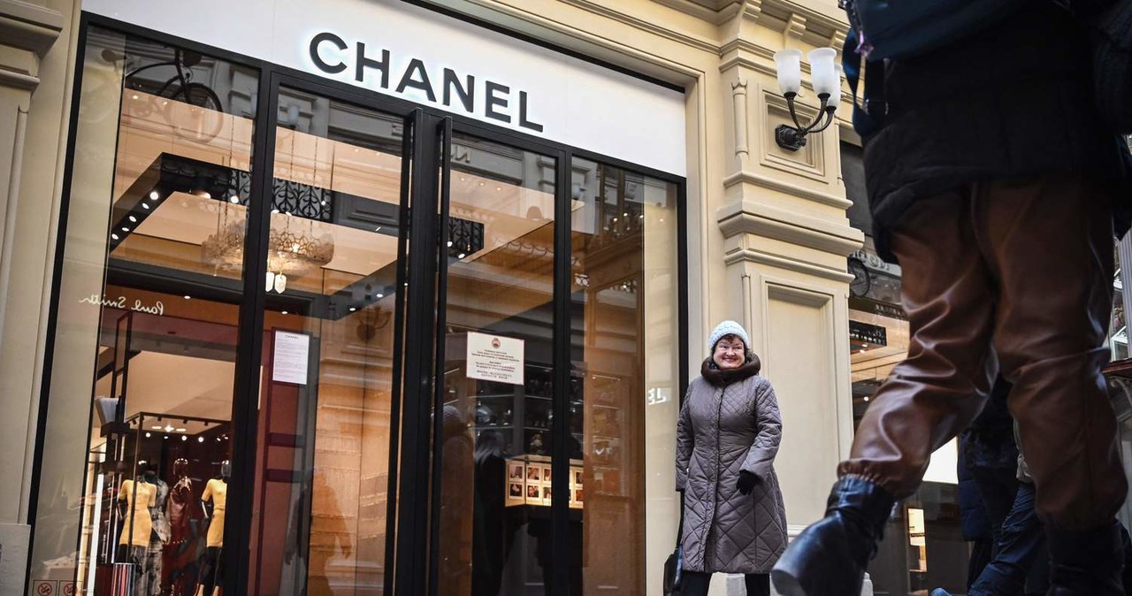 Chanel zamknęła butiki w Rosji w reakcji na rosyjską inwazję w Ukrainę /AFP