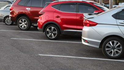 Chaos przed Morskim Okiem. Turyści nie wykupują parkingowych miejscówek