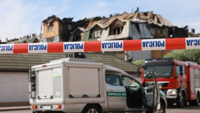 Chaos przed spalonym blokiem. Nerwy puszczają mieszkańcom